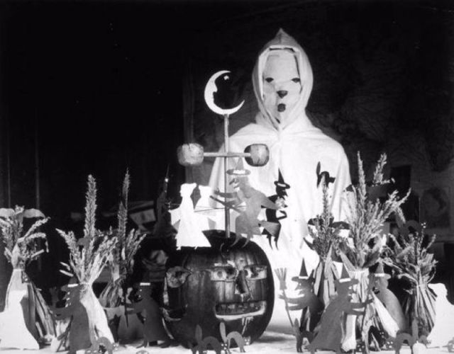 vintage-halloween-costumes-1930s-20