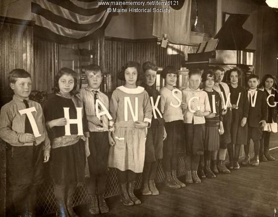 kids-with-thanksigving-sign